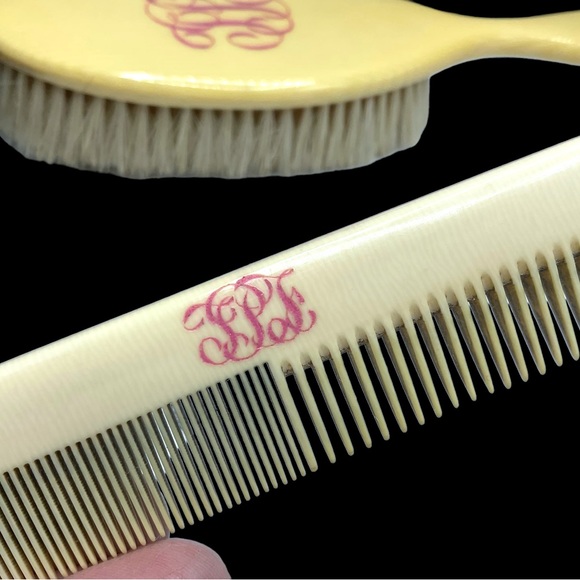 🌺Vintage French Ivory Brush & Comb - Picture 5 of 11